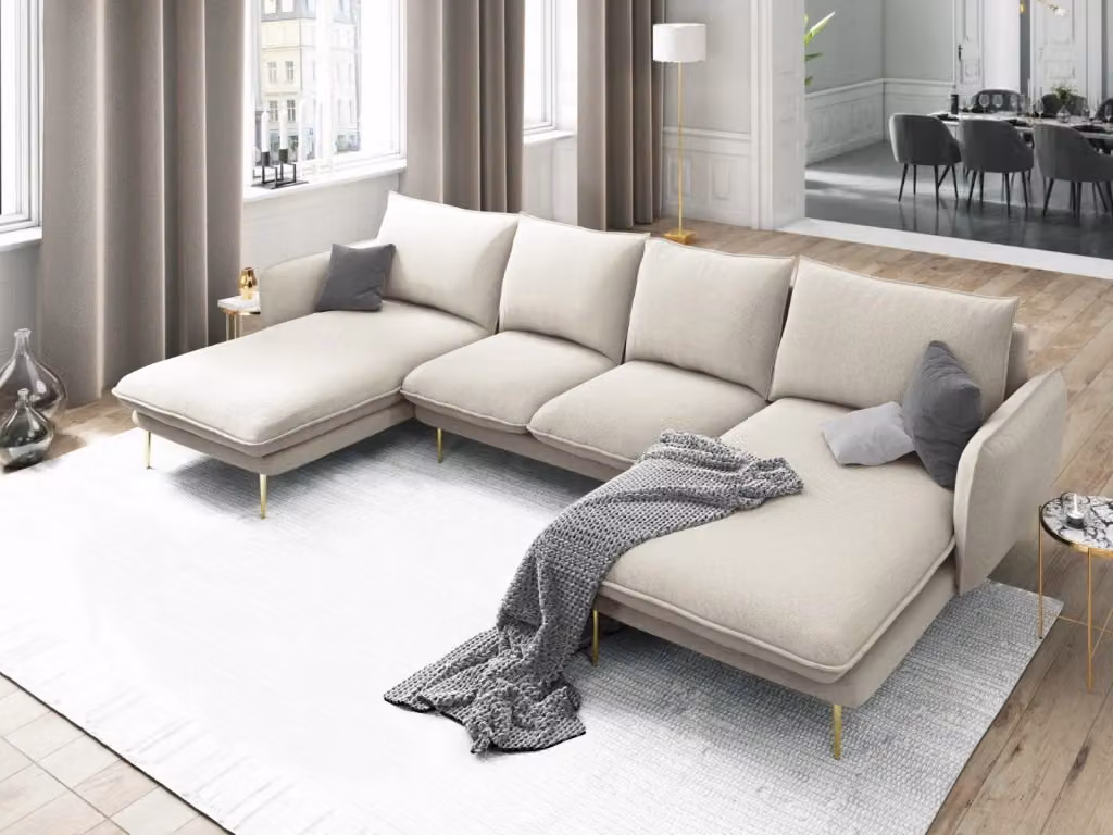 Divano panoramico Vienna di Cosmopolitan Design, modello a U da 6 posti in tessuto beige chiaro e dettagli oro – 2