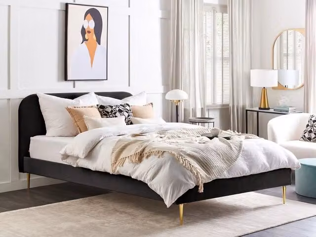 Letto King Size BELIANI in velluto nero con gambe dorate e cassettiera, design minimalista, L/P/H: 180 x 200 x 109 cm