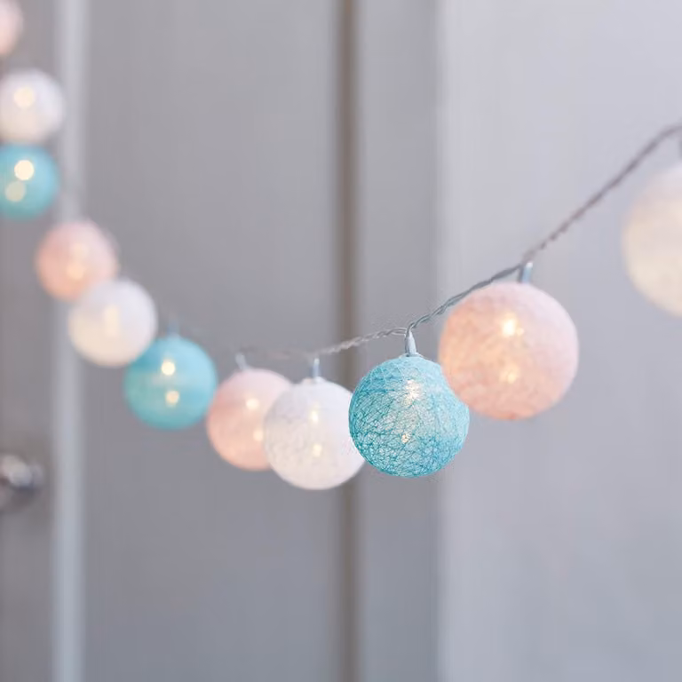 Catena luminosa a LED a forma di sfera, colori pastello, con timer, lunghezza 2,85 metri, alimentazione a batteria