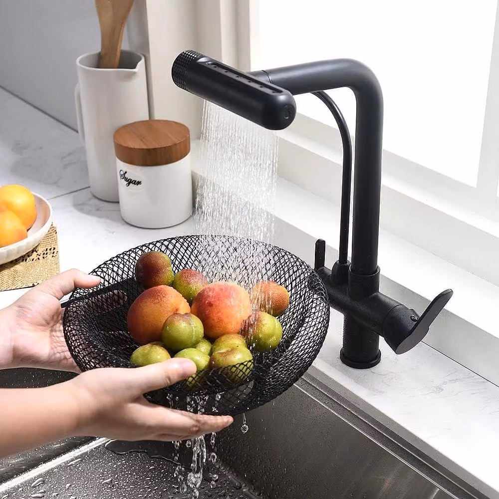 Miscelatore da cucina a tre vie con doccetta estraibile, girevole a 360°, con due manopole