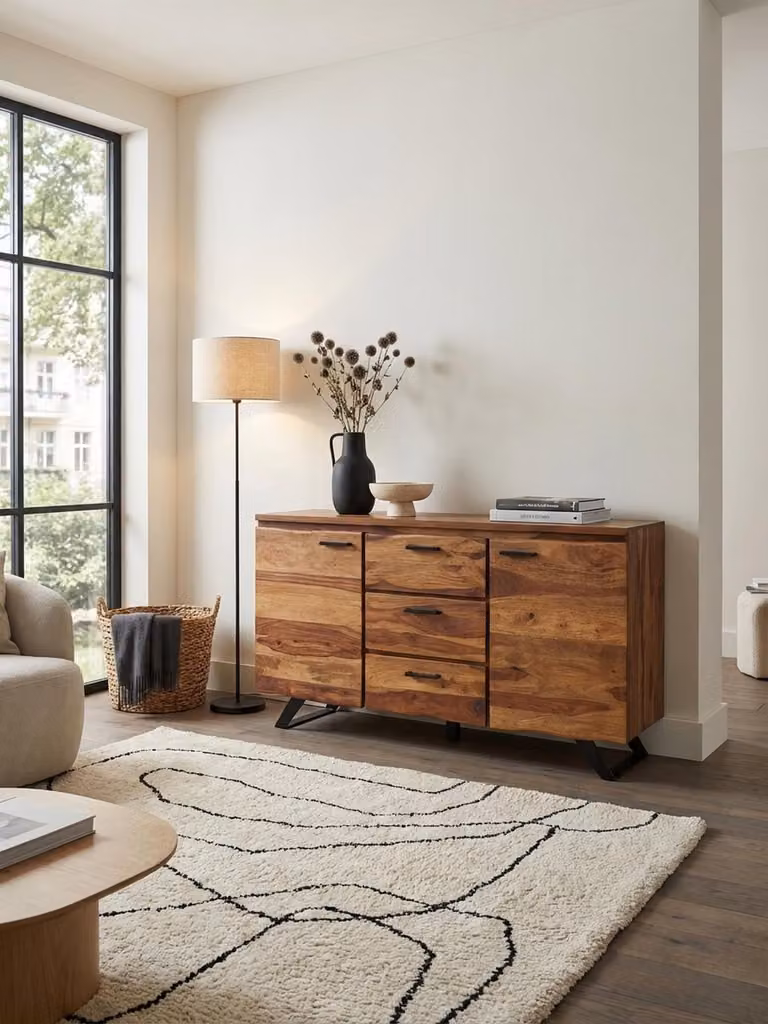 Credenza 145x82x45 cm in legno massello di sheesham / metallo con bordo naturale, cassettiera con cassetti, credenza moderna con cassetti