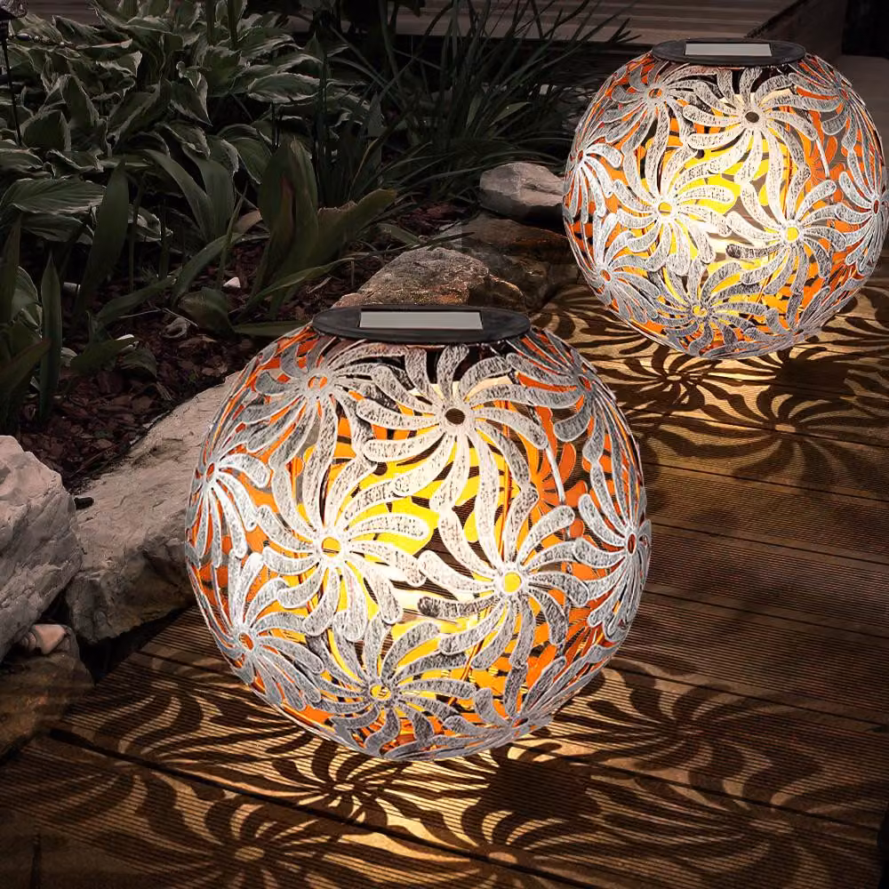 Set da 2 lampade solari a LED, sfera con intreccio decorativo, H 54 cm