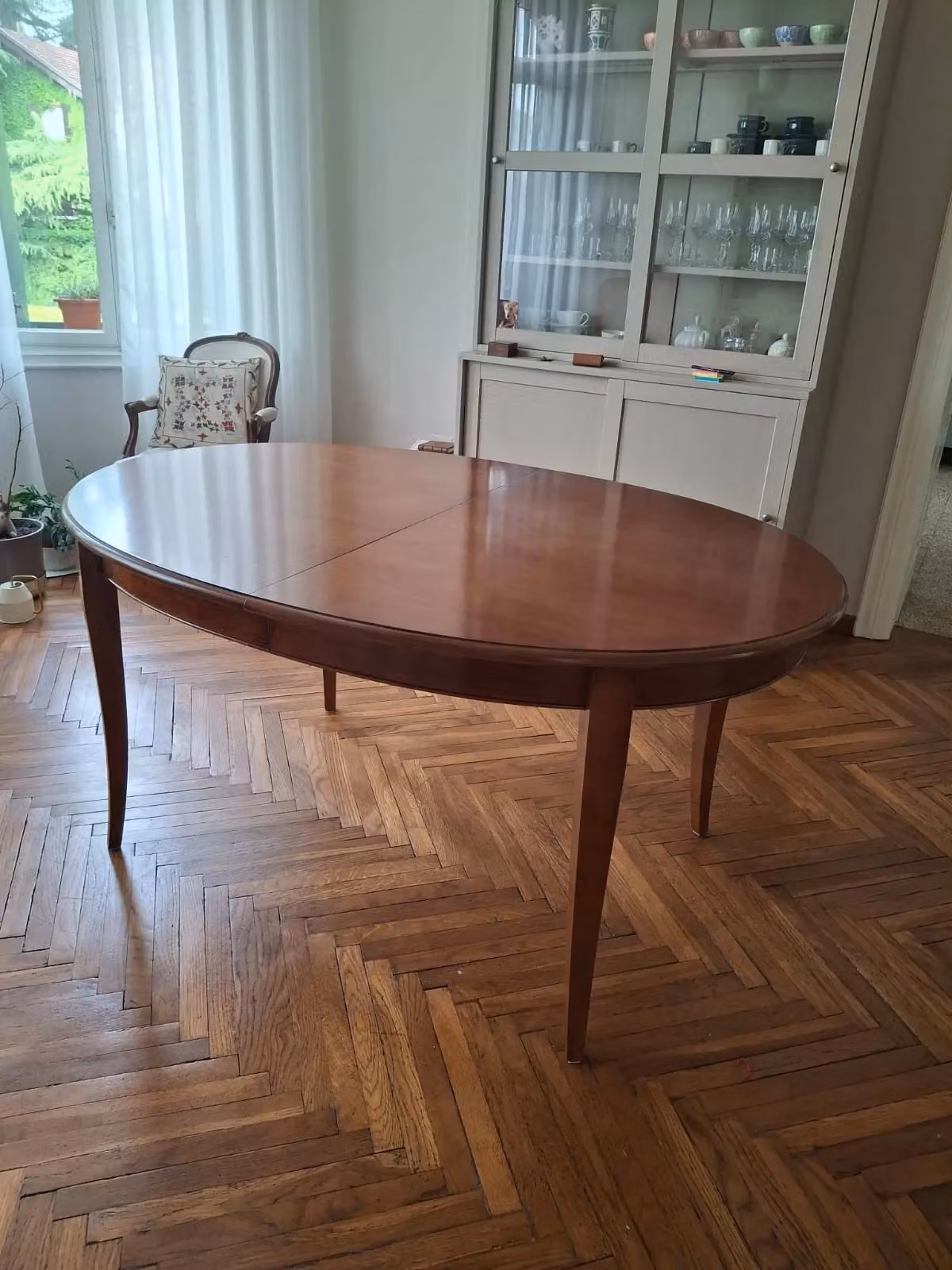 Tavolo ovale allungabile in legno massello Mobili 2G colore noce L: 160 cm, P: 110 cm, H: 80 cm – 1