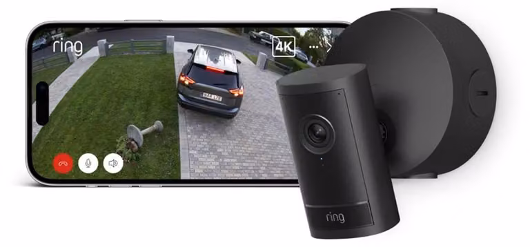 Ring Outdoor Camera 4K Pro, telecamera da esterno con adattatore PoE (ultima generazione), telecamera di sicurezza, risoluzione 4K, zoom fino a 10x, rilevamento radar, 30 giorni di prova gratuita per l'abbonamento Ring