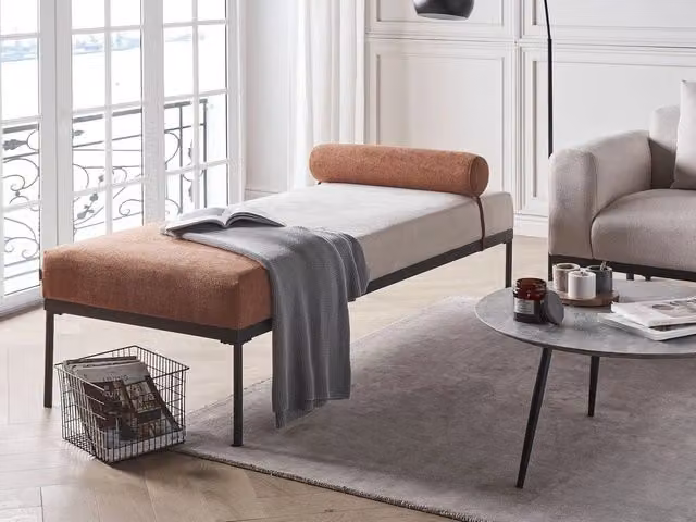 Chaise longue moderna BELIANI in tessuto beige e marrone con struttura in metallo e cuscini inclusi L/P/H: 172 x 73 x 47 cm – 1