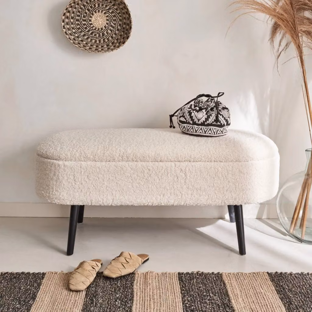 Cassapanca moderna Sweeek con rivestimento in bouclé e struttura in legno, colore ecrù/bianco – 2