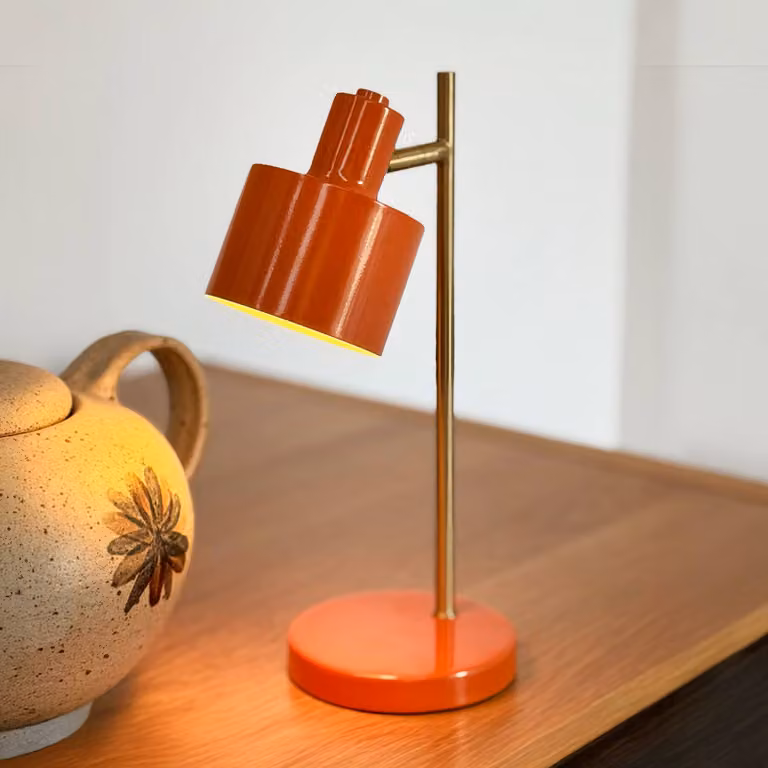 Dyberg Larsen Lampada da tavolo Ocean Mini, dimmerabile, Giallo / Arancione, Soggiorno / Sala da pranzo, Metallo, Scandinavo, Lampada da tavolo