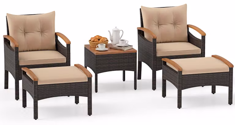 Set di mobili da giardino in polyrattan COSTWAY, mobili da balcone comprensivo di 2 sedie con poggiapiedi, tavolo e cuscini, piano del tavolo e braccioli in legno di acacia, set da salotto color kaki