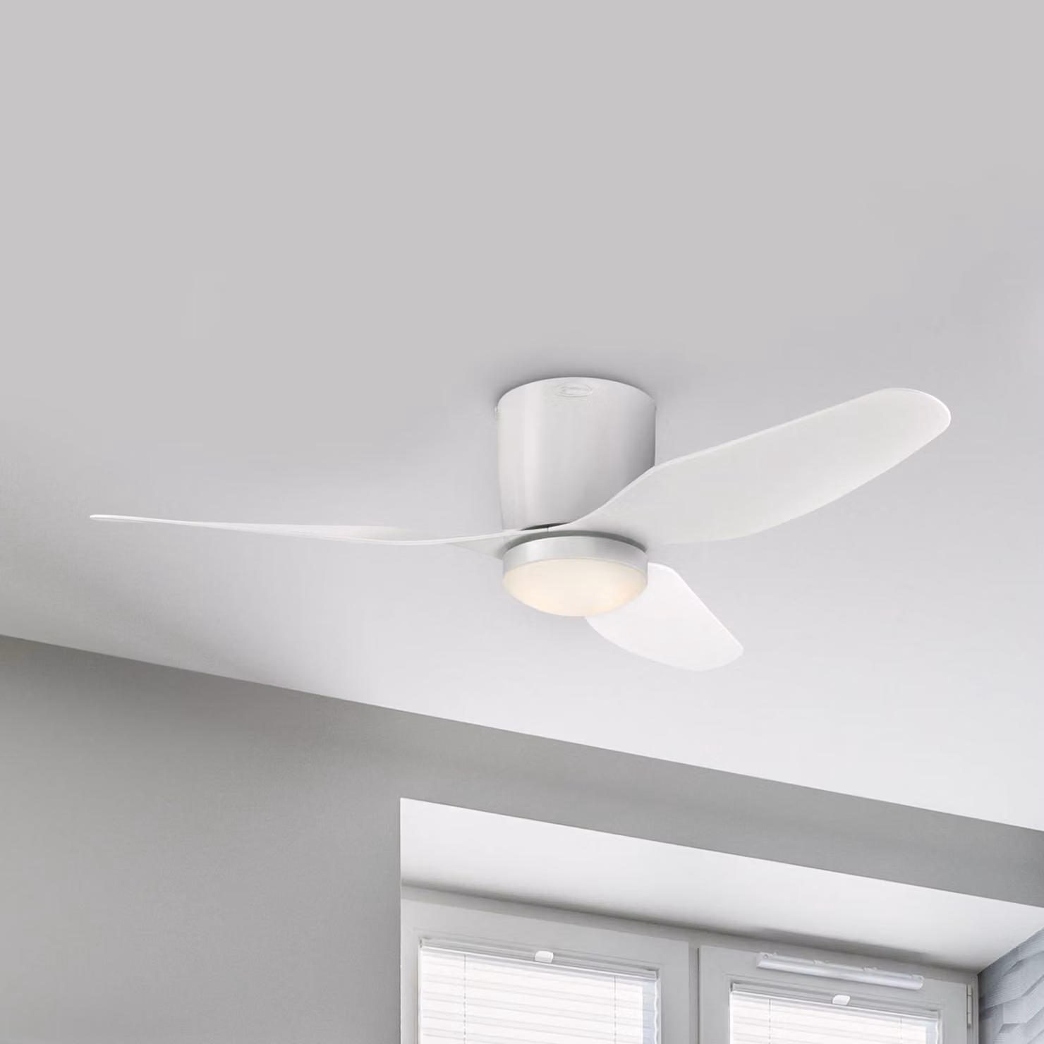 Westinghouse Ventilatore da soffitto LED Carla, silenzioso, 117 cm, bianco dimmerabile, Bianco / Opale, Soggiorno / Sala da pranzo, Plastica, Moderno
