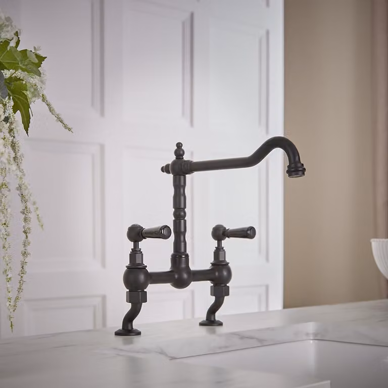 Miscelatore Classico da Cucina con Ponte a Gomito - Nero - Elizabeth