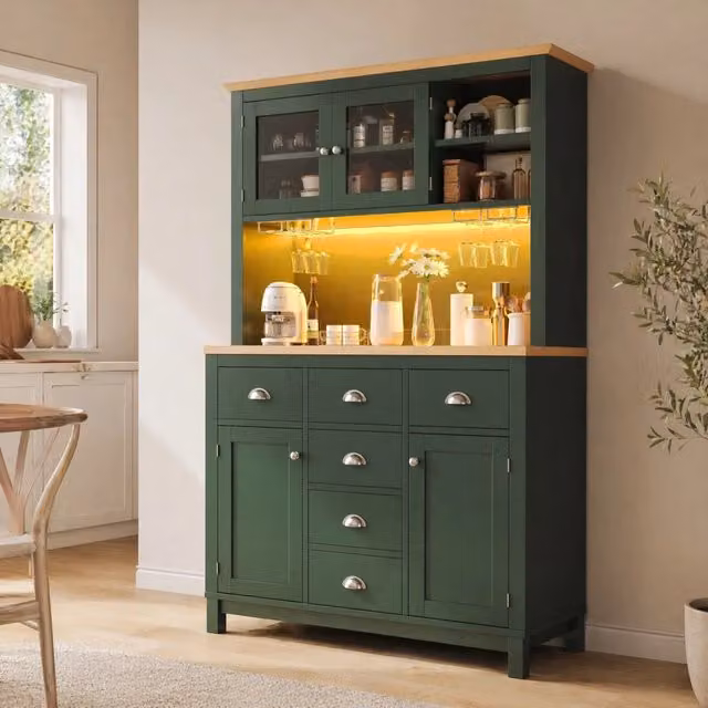 Desviae Credenza con luce LED e ampio spazio contenitore in MDF verde con dettagli in metallo 104 × 40 × 180 cm