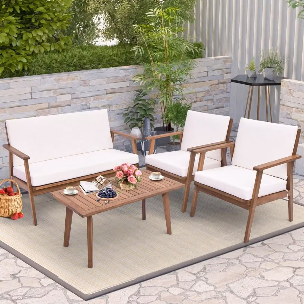 Set da conversazione da esterno Design Mania in legno di acacia con cuscini bianchi, composto da divano a 2 posti, poltrone lounge e tavolino da caffè – 2