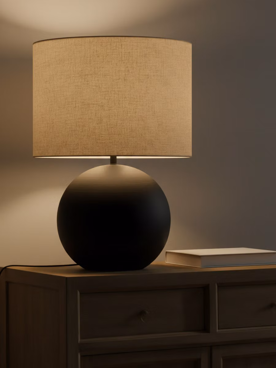 Lampada da tavolo Potier Kenay Home nera in ceramica e tessuto – 2