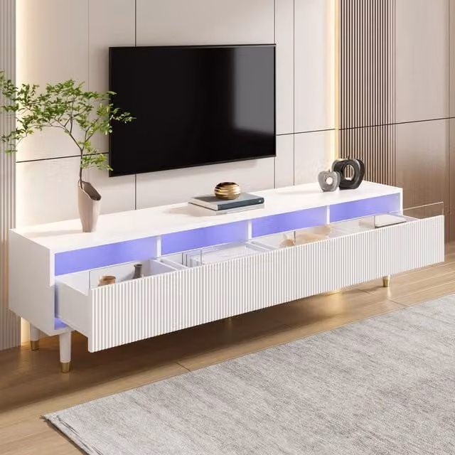Mobile TV Mivray moderno in MDF bianco con 4 cassetti, gambe in legno, dettagli metallici e passacavi, L: 178 cm, P: 35 cm, H: 45 cm