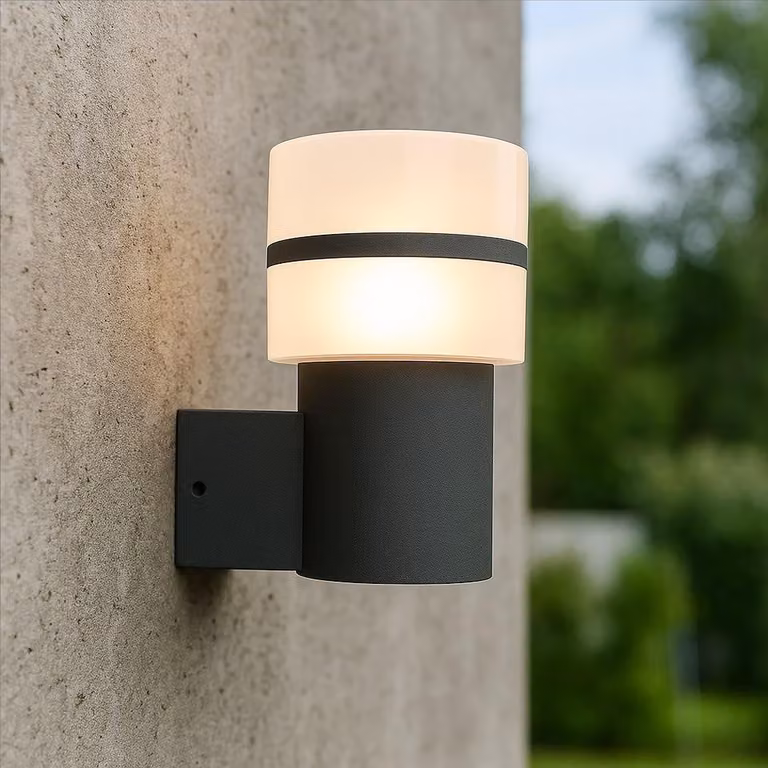 Lampada da parete esterna Mia, 1 attacco E27, grado di protezione IP44