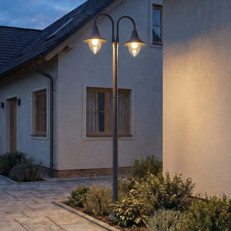 Lindby lampada da esterno Madea, grigio, a 2 luci, 212 cm, E27, IP44 Madea Lindby, dimmerabile, Nero, Alluminio, Moderno