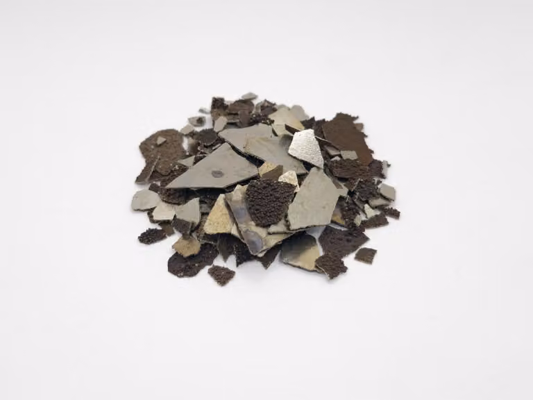 Manganese Mn 99,7% in scaglie, peso: 250 g