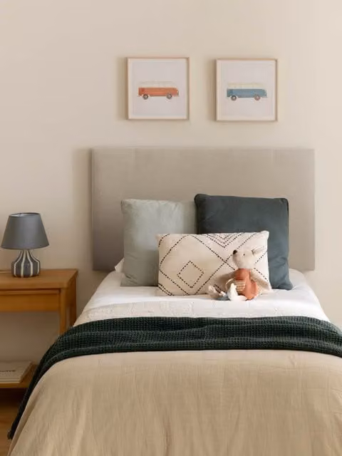 Testiera imbottita Kina Kenay Home colore perla per camera da letto e cameretta dei bambini