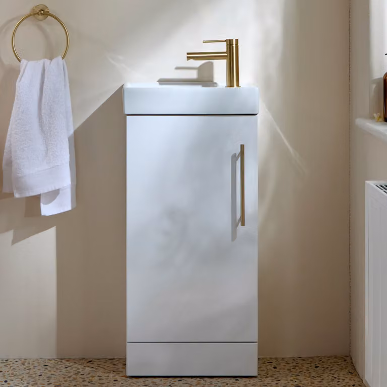 Mobile Bagno a Terra Bianco da 400mm con Lavabo e Maniglia con Barra a T Oro Satinato - Cluo