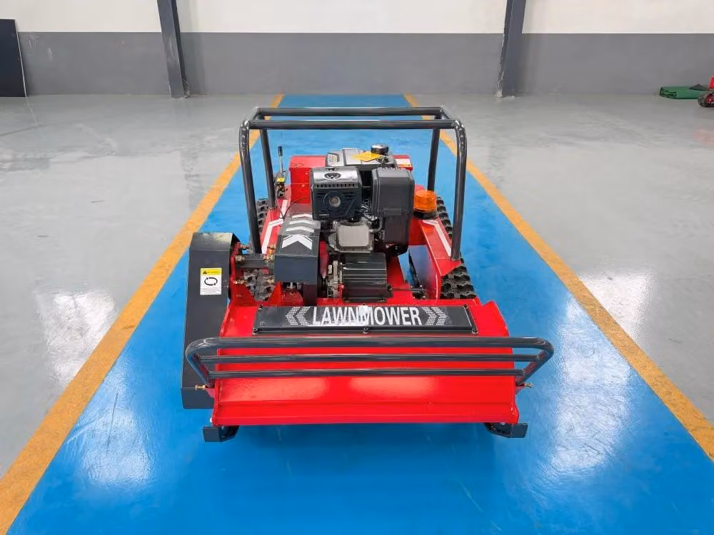 Tosaerba a spazzola radiocomandato - Modello D1000L - Motore diesel da 15 CV - Larghezza di taglio: 120 cm - Altezza di taglio regolabile da 20 a 200 mm - Motore a 4 tempi - Assemblato in Francia