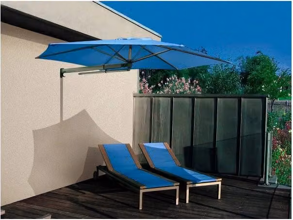 Ombrellone da muro Parrot MAFFEI Made in Italy azzurro con struttura in alluminio e copertura in poliestere UPF 50+ ø 270 cm – 1