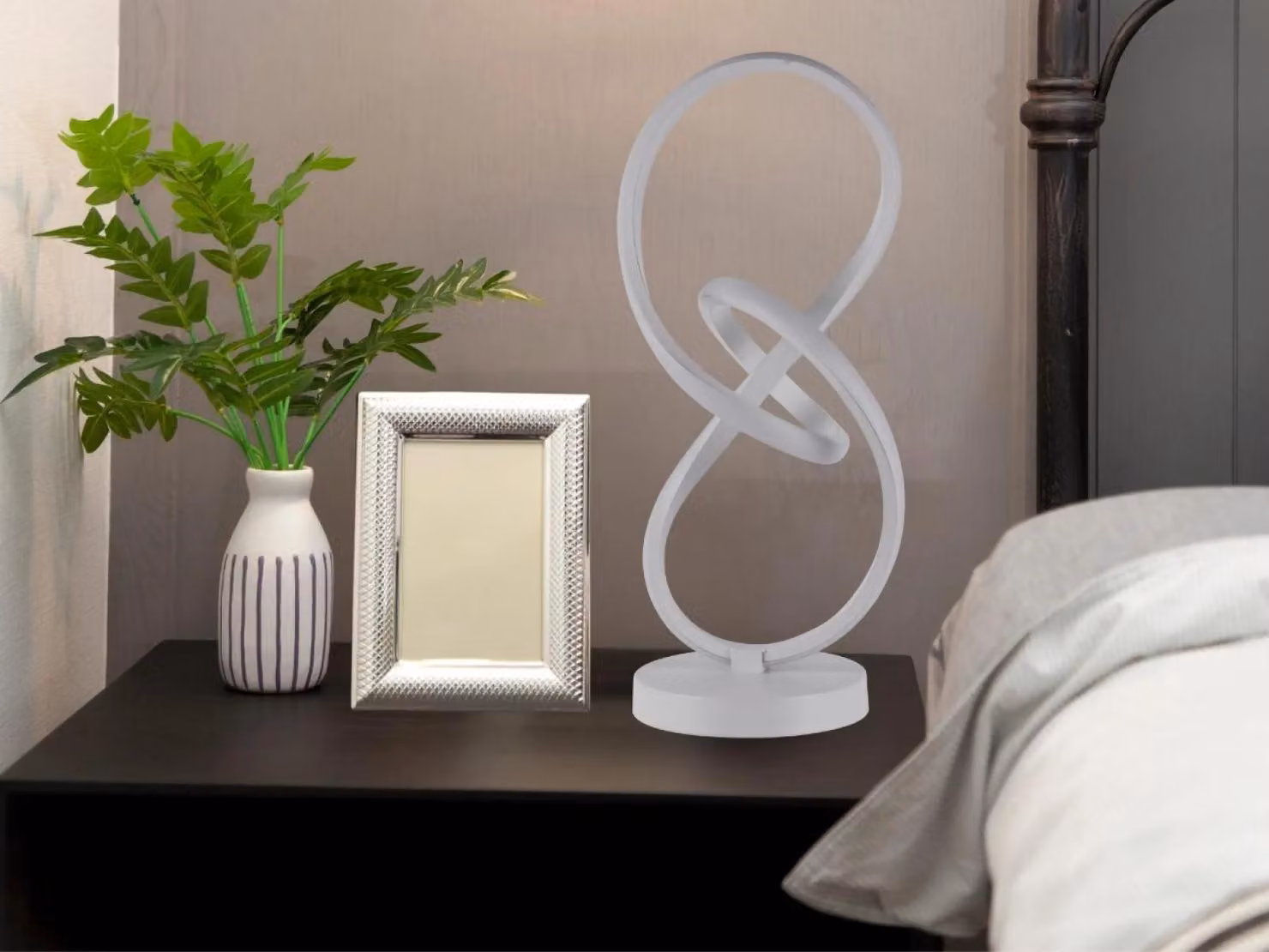 Lampada da tavolo LED NEDES, design, 28W - Lampade da tavolo e da comodino (JT1302/W)