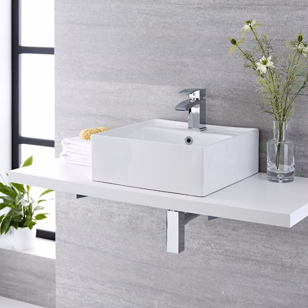 Lavabo Moderno da Appoggio Bianco - 400mm x 400mm con Anello di Troppopieno Grigio (Pebble) - Halwell