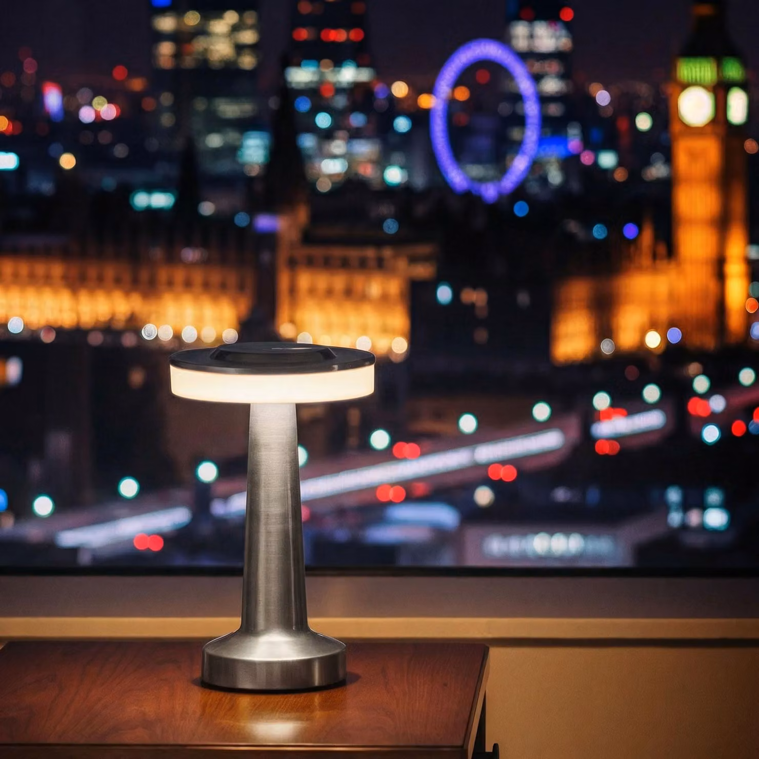Lampada da tavolo in metallo argentato 20,5 cm – Dimmerabile – 3 colori della luce (bianco caldo/bianco neutro/bianco freddo) – Ricaricabile tramite USB-C – Senza fili [12500B]
