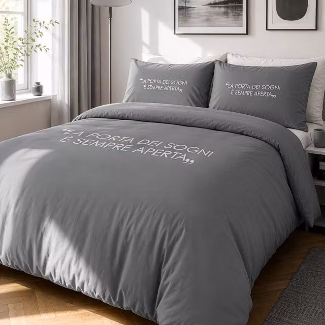 Parure copripiumino e federe KASANOVA in cotone con stampa grafica Quotes, antracite, 140x200 cm