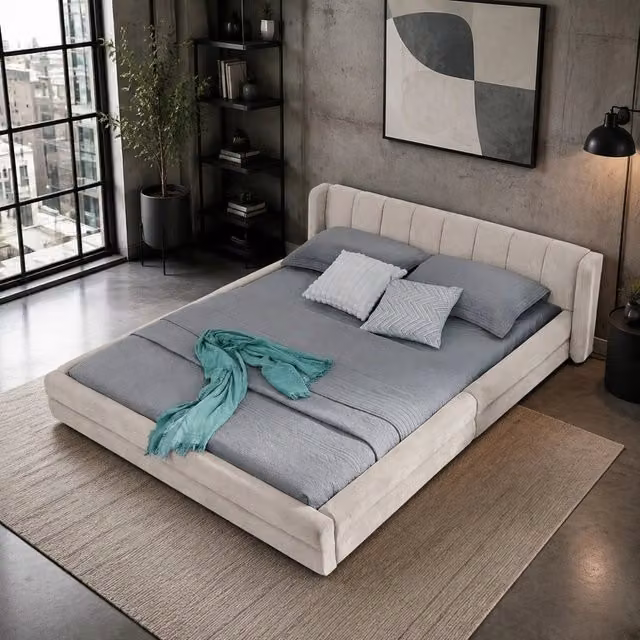 Letto matrimoniale Mivray rivestito in ciniglia beige con testiera trapuntata e struttura in legno di eucalipto e ferro, L/P: 140 x 200 cm