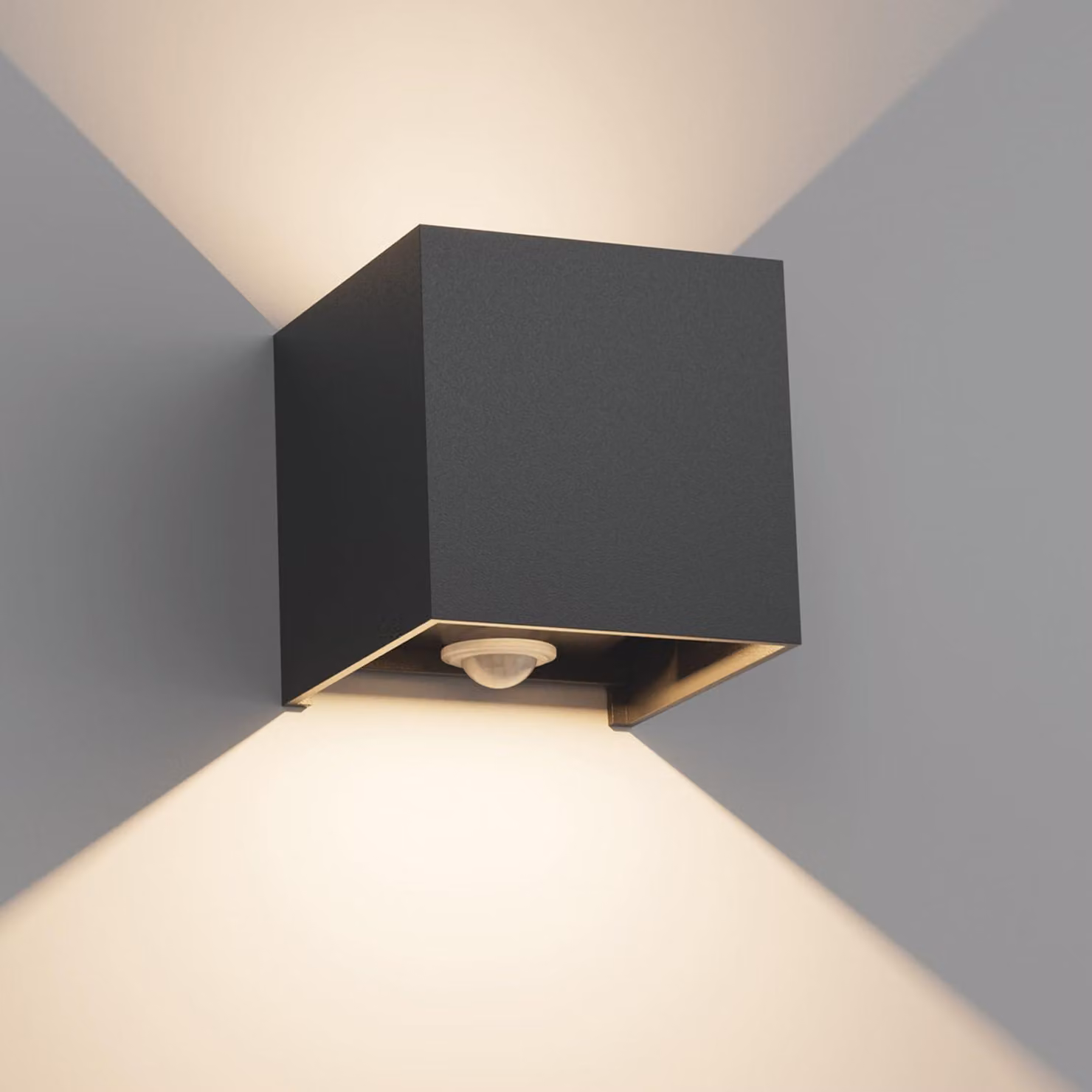 Lampada da parete esterna a LED da 12W, con sensore di movimento, grado di protezione IP65, temperatura di colore 4000K, colore nero