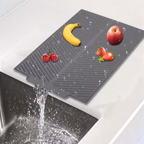Tappetino in silicone anti-acqua, pieghevole, resistente al calore, ad asciugatura rapida, dimensioni 43 x 34 x 0,45 cm. Previene la formazione di macchie d'acqua e la proliferazione di batteri. Tappetino asciugante in silicone