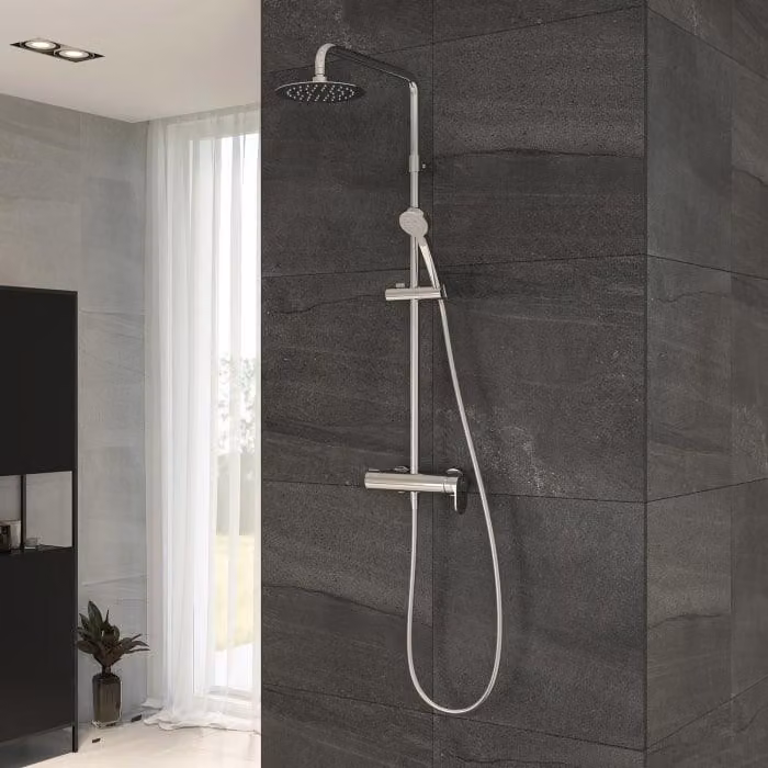 Sistema doccia per bagno con miscelatore monocomando per doccia e soffione piatto rotondo, da montare a parete