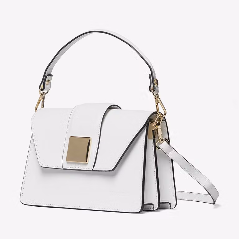 Borsa a tracolla Marc Ellis, realizzata in vera pelle di vacchetta, color beige nude. Elegante e versatile