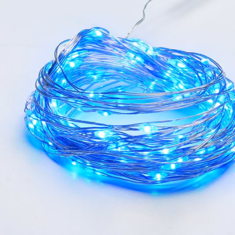 ACA Lighting 100 LED catena decorativa con timer blu argento cavo rame 3XAA batteria IP44 10m+10cm X01100615