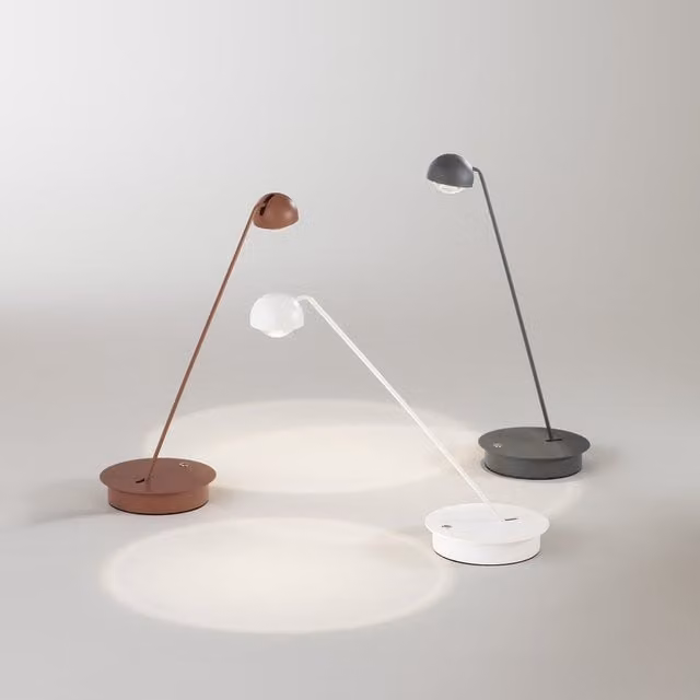 Perenz Lyra Lampada da tavolo LED regolabile e dimmerabile in metallo e vetro bianca