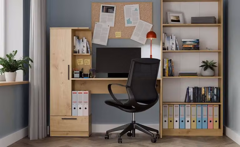 Scrivania moderna Cosmo con scaffale integrato e spazio contenitivo