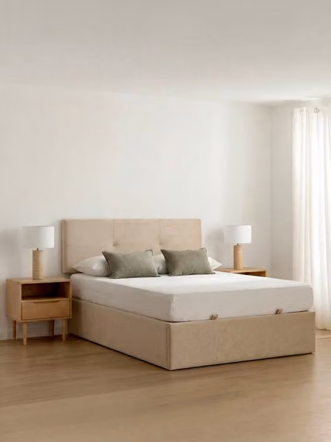 Letto contenitore Dana Kenay Home imbottito in tessuto beige L: 150 cm x P: 190 cm