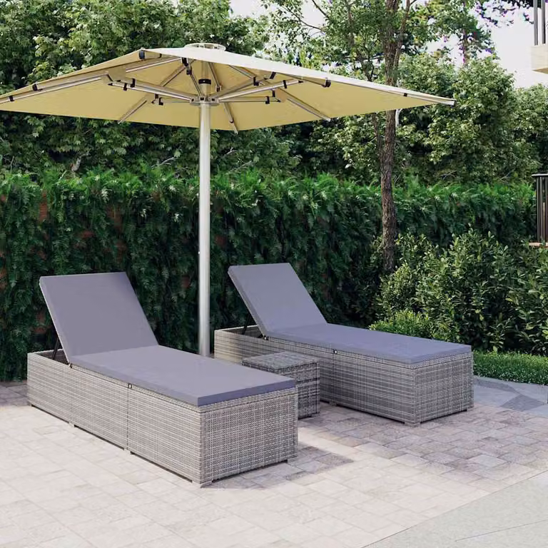 Set di 3 lettini prendisole con tavolino vidaXL in polyrattan grigio con cuscini resistenti alle intemperie e poggiatesta regolabile