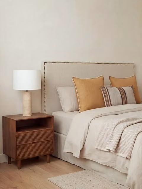 Testiera imbottita Solum Kenay Home beige per camera da letto matrimoniale 160 cm