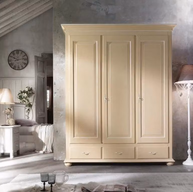 Armadio shabby chic in legno e mdf con 3 ante e cassetti integrati Mobili 2G colore avorio L: 183 cm, P: 62 cm, H: 227 cm