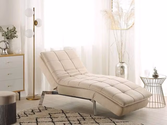 Chaise longue BELIANI in velluto beige con schienale regolabile e struttura in legno e metallo stile Modern Glam L/P/H: 179 x 76 x 93 cm