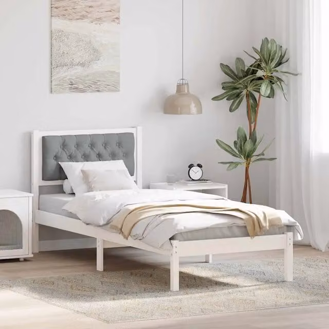 Struttura del letto con giroletto in pino massello laccato grigio e bianco, design minimalista, L/P/H: 205.5 x 90 x 85.5 cm