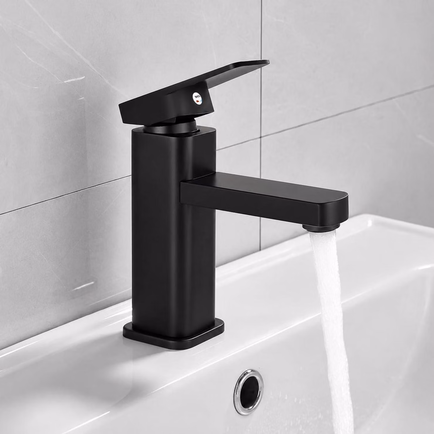 Miscelatore monocomando nero in acciaio inossidabile e ottone, per acqua calda e fredda