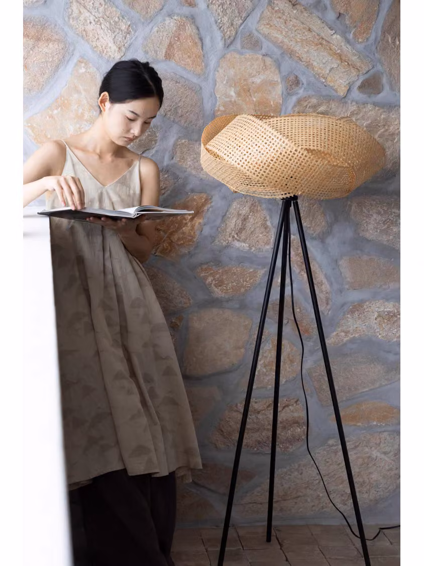 Lampada da terra in bambù Asianliving fatta a mano - Kaia D55xH160cm