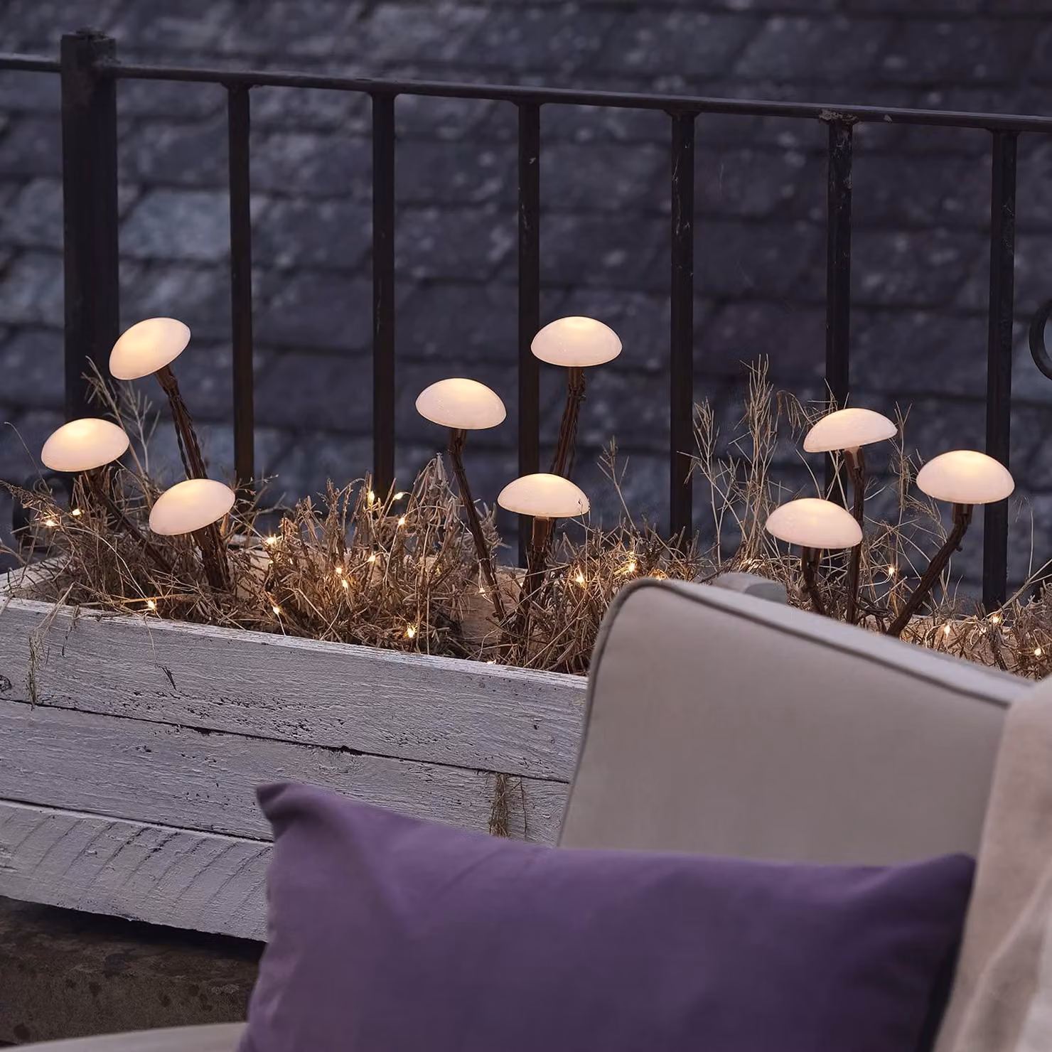 Set di 9 luci solari a forma di fiore, grado di protezione IP44, 20 cm, luce bianco caldo