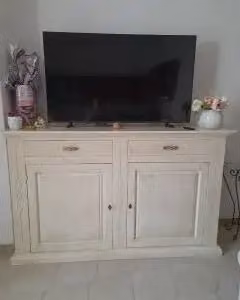 Credenzone in legno Shabby chic 2 ante 2 cassetti mod infinitybianco anticato