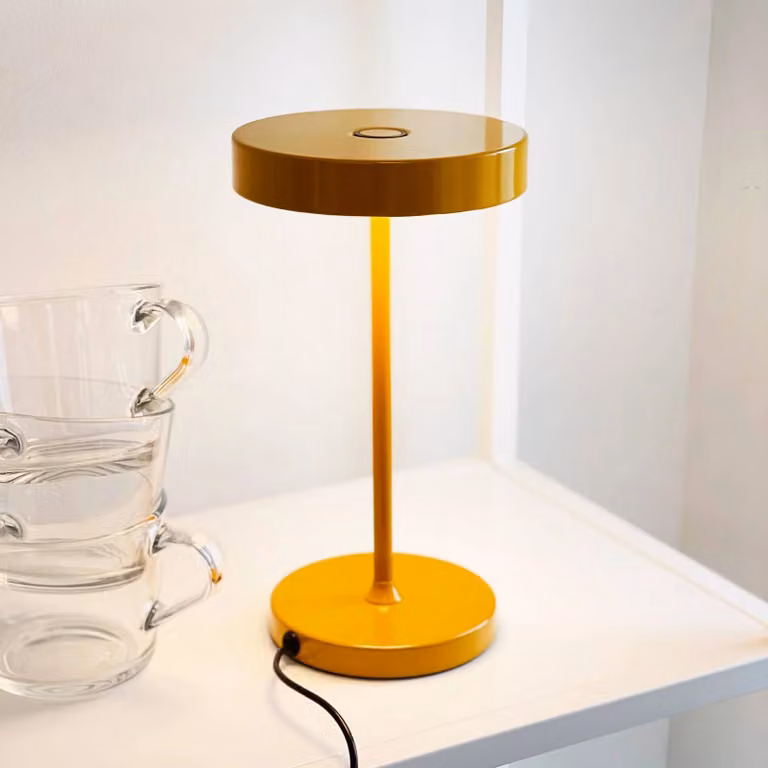 Dyberg Larsen Lampada da tavolo Starlight, dimmerabile, Giallo / Arancione, Soggiorno / Sala da pranzo, Metallo, Design, Lampada da tavolo