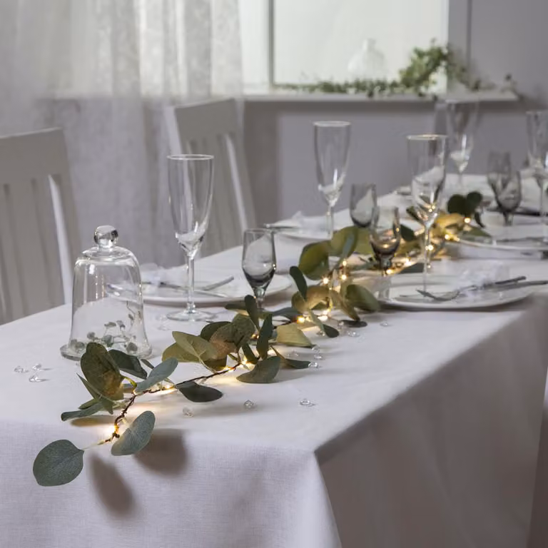 Fata LED eucalipto - 20 LED bianchi caldi - L:180cm - funzionamento a batteria - timer - foglie verdi