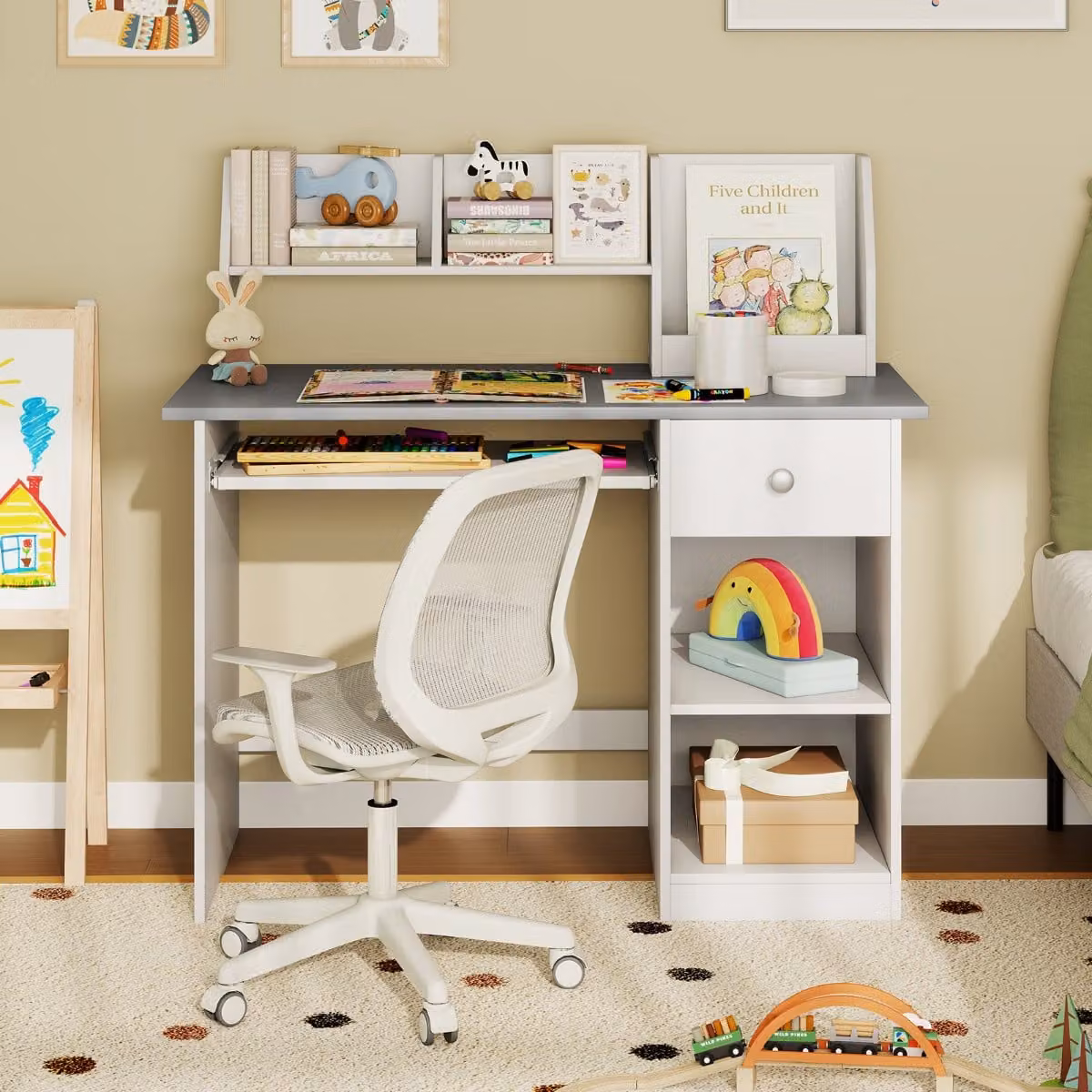 Costway Scrivania per bambini legno con vassoio per tastiera e cassetto, Scrivania per bambini libreria laterale e mensole superiori Grigio